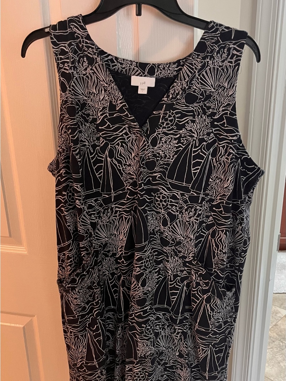 J Jill Sleeveless Navy & White Sailboat Print V-Neck Top (cotton blend)